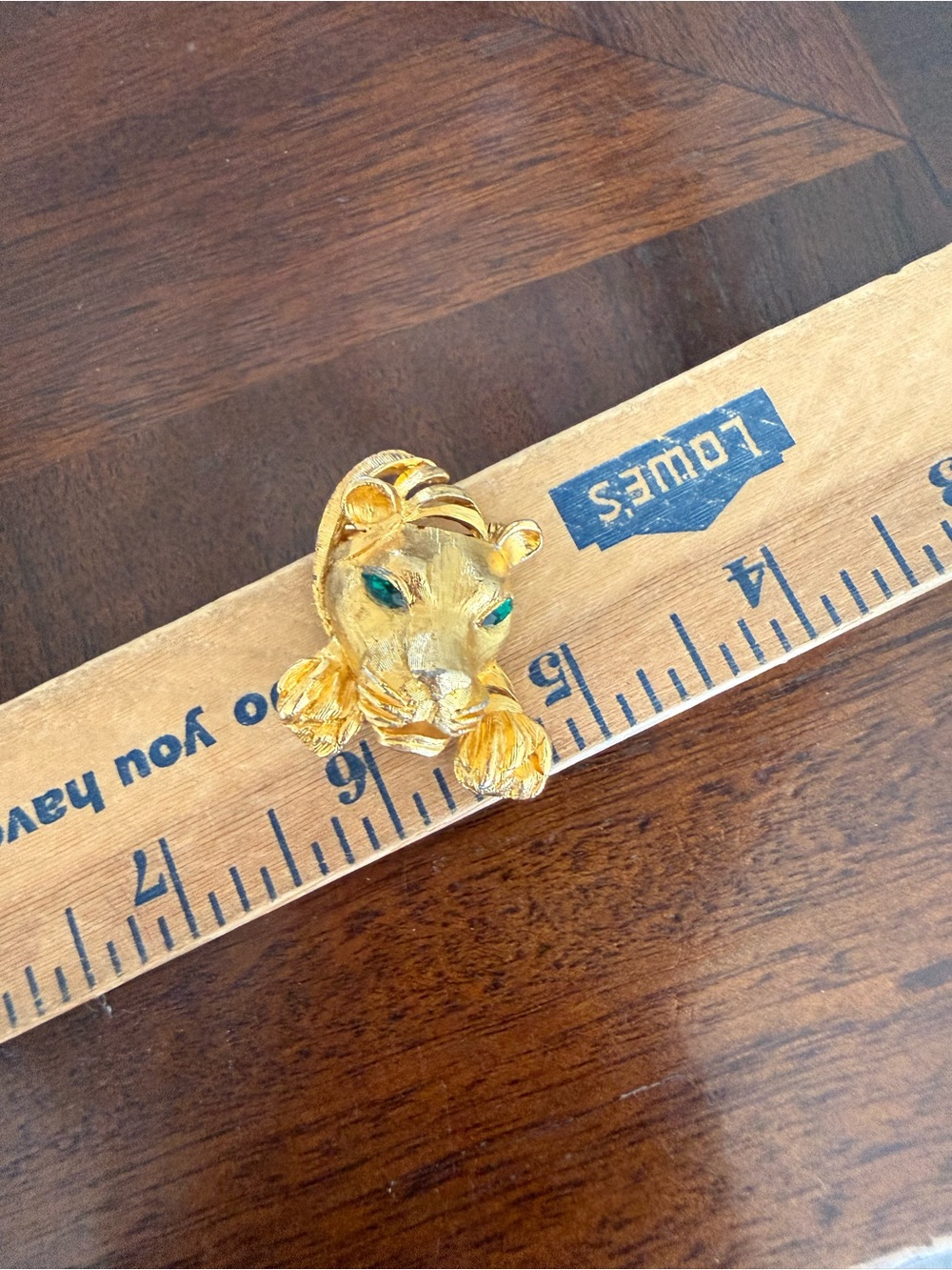 Vintage Gold Tone Lion Brooch